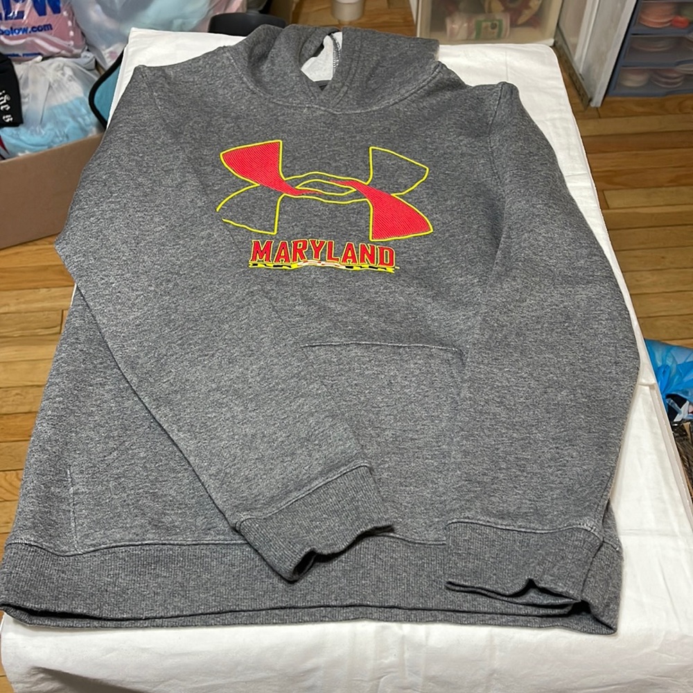 Boys under armour youth large hooded sweatshirt